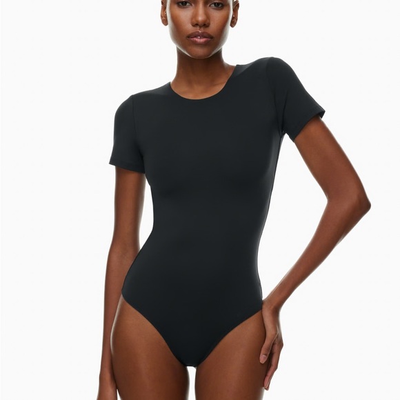 ❌SOLD❌Babaton Black Short Sleeve Contour Bodysuit - Picture 1 of 4